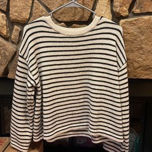 Beautiful thick sweater, never worn, black and white stripes